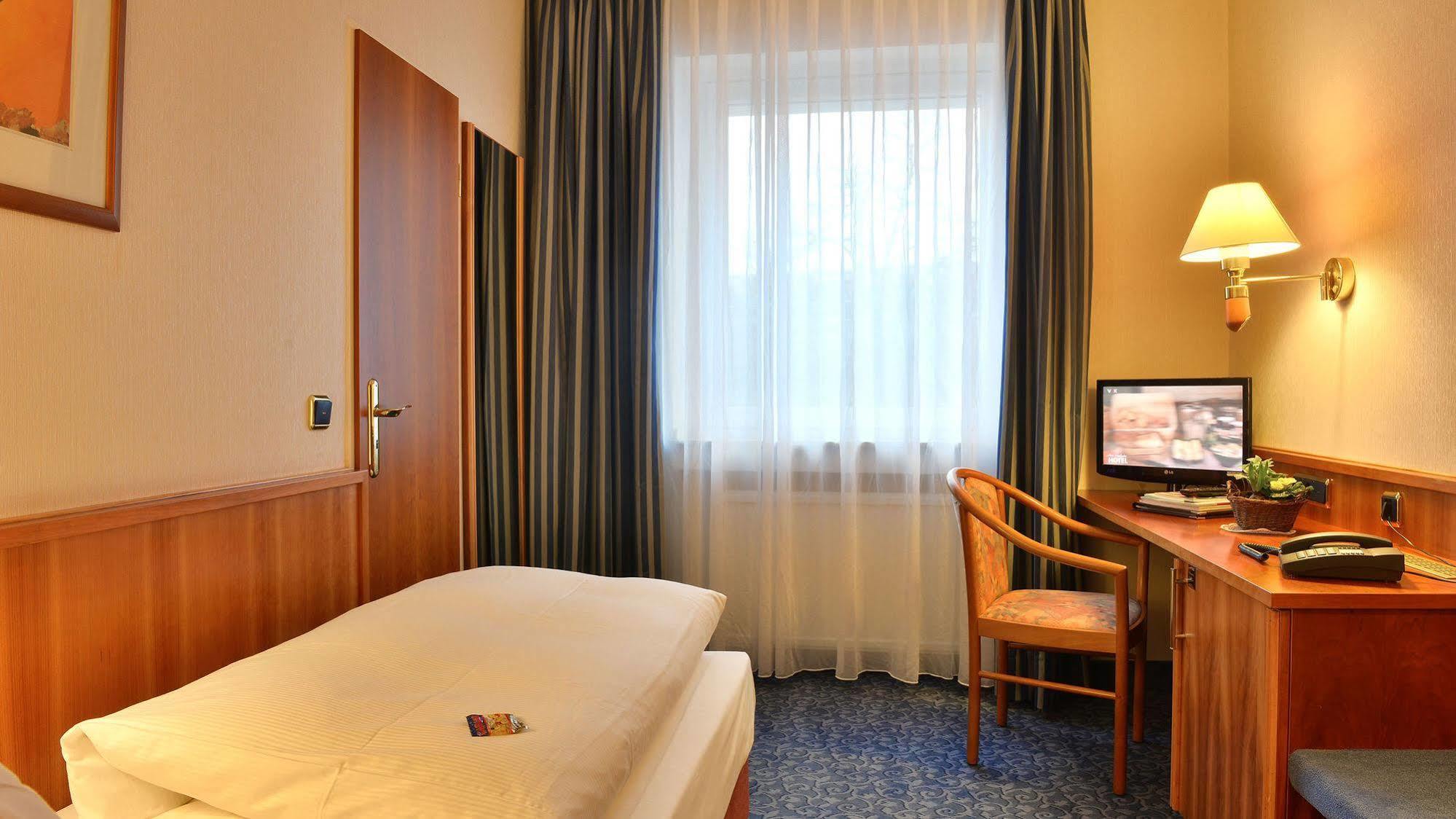 Hotel Ilbertz Garni Keulen Buitenkant foto