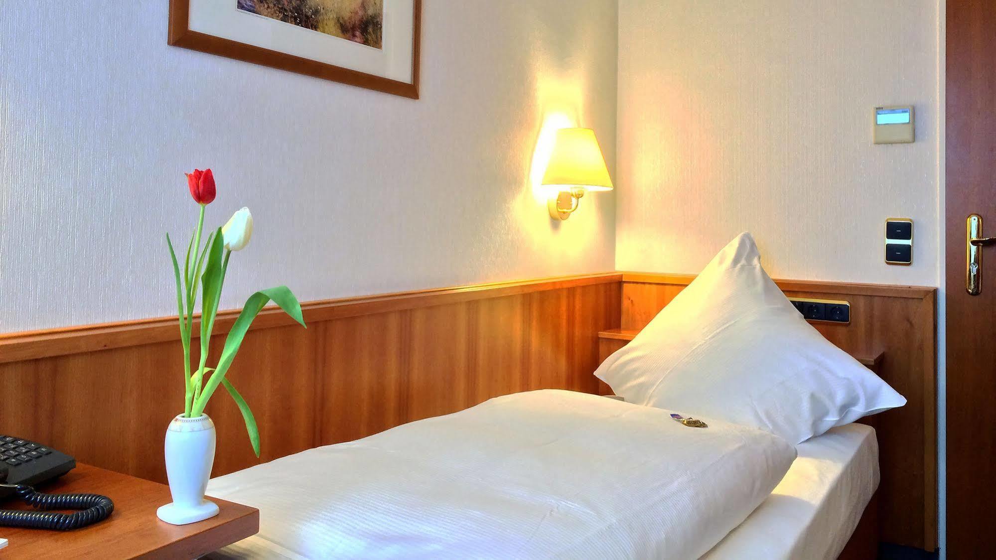 Hotel Ilbertz Garni Keulen Buitenkant foto